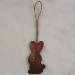 イビサ うさぎモチーフ レザーチャーム ストラップ