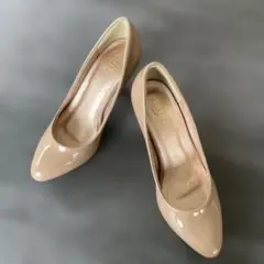 1回のみ　BEAMS パンプス　エナメルレザーのサムネイル