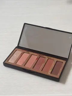 Charlotte Tilbury アイシャドウパレット Darlingのサムネイル