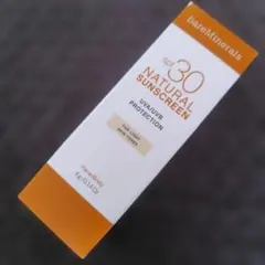 ベアミネラル ナチュラルサンスクリーン　 ライト 日焼け止めパウダー SPF30のサムネイル