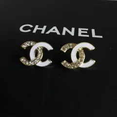 1点のみ❤︎CHANEL❤︎クリスタルCCロゴピアス　ホワイト　ノベルティ
