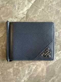 PRADA ネイビー レザー 二つ折り財布 箱付き マネークリップ - メルカリ