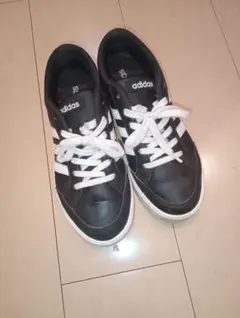 adidas ブラック ホワイト スニーカー 5 US