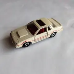 ◇日本製トミカ/赤箱(1/62)日産・シルビア・クーペ(S12/パール白