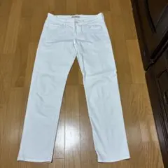 ホワイト スリムフィット デニムパンツ　UNIQLO