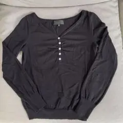 美品　アンタイトル　Vネック ニット　黒　サイズ2(M)