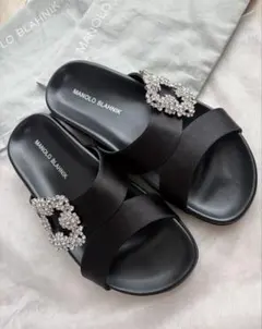 Manolo Blahnik CHILANGHIビジュー　サンダル36.5のサムネイル