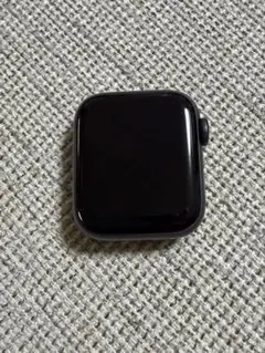 Apple Watch SE 40mm スペースグレイ(本体のみ)