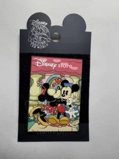 ディズニー ピンバッジ　ミッキー、ミニー