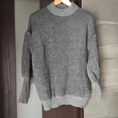 黒とグレーのゆったりセーター　細いストライプ　大きいサイズ