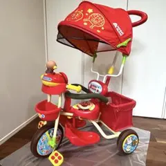 それいけ！アンパンマン デラックスⅡ　レッド （ブザー付おでかけ三輪車） ブザー付きおでかけ三輪車 それいけ！アンパンマンデラックス PV