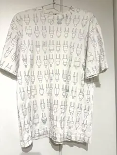 ヒピハパ　電源プラグ柄 総柄Tシャツ ホワイト　青　Jipijapa サイズ2