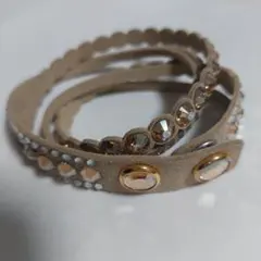 スワロフスキー レザー スエード ラップブレスレット - メルカリ