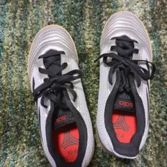 23.5cm　adidas フットサルシューズのサムネイル