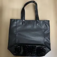 INDIVI トートバッグ ブラック　マチ付き　クロコ型押し切替　未使用のサムネイル