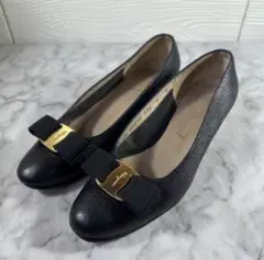 Salvatore Ferragamoヴァラリボン （リザード型押し）22㎝