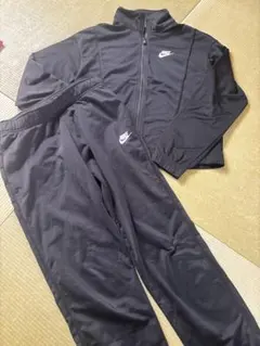 Nike 黒 ジャージ 130〜140