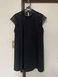 【ZARA】黒いレース付きノースリーブミニワンピース