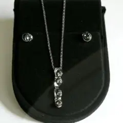 良品☆スワロフスキー ピアス ネックレス セット 4連 クリスタル クリア