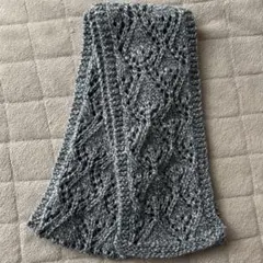 透かし模様のコンパクトマフラー