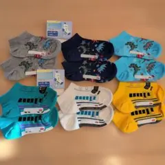 新品☆恐竜☆新幹線　スニーカー　くつした　男の子用 ６足セット　15-20