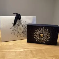 2025 CHANELクリスマスコフレ　空箱 ギフトボックス