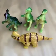 恐竜フィギュア 4体セット