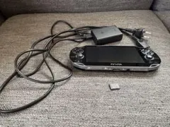 PS Vita 本体 充電器 メモリーカード付き16GB 動作確認済