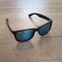 Ray-Ban ブラックフレーム ブルーグラデーションレンズ サングラス