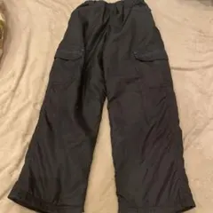 フリース裏地付き黒長ズボン