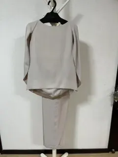 ブラウスxパンツ(結婚式用に最適)