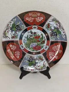 有田焼　古伊万里様式飾り大皿　吉祥模様　孔雀　牡丹　御所車　菊花　金彩　未使用品