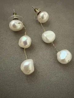 三連パール　ピアス