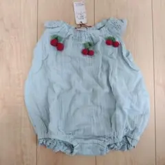 petit main 薄緑色 チェリー刺繍ロンパース