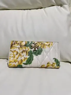 Tory Burch 花柄 ラウンドファスナー 長財布のサムネイル