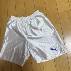 サッカーハーフパンツ プーマ ホワイト！Lサイズのサムネイル