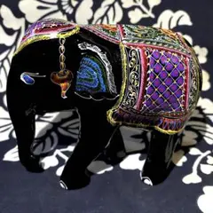 NOVICA タイ漆芸作家作品　若いタイの象　木製漆塗置物　タイ工芸品のサムネイル