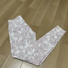 【新品未使用品】チャコット　ヨガ用レギンス　ピンク　花柄　Mサイズのサムネイル