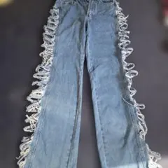 フリンジ付きライトブルーデニムパンツ