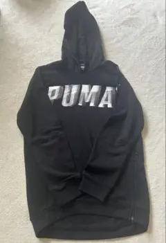 PUMA ブラック パーカー 冬服フード付き　140