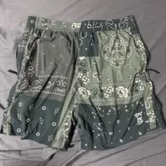KITH バンダナ柄 ショートパンツ オリーブのサムネイル