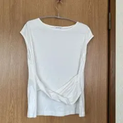 【値下げ‼️】NATURAL BEAUTY BASIC白フレンチスリーブカットソー