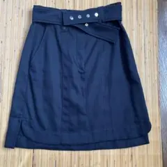 マックスマーラーブラックタイトスカート サイドスリット付き