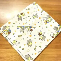 【匿名配送】生地幅×約75cm こぐまちゃん しろくまちゃん プリント生地