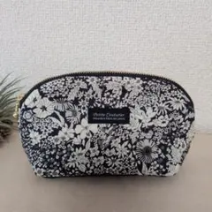 ラウンドポーチ　ふんわりポーチ　化粧ポーチ　リバティ生地　パトリックゴードン