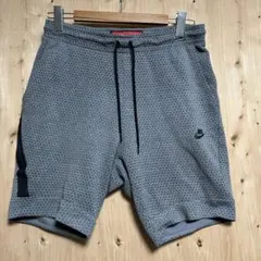 Nike Tech fleece ショートパンツ　L 着浅美品