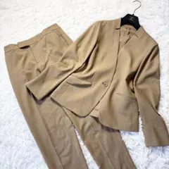 ☆極美品☆ホワイトジョーラ パンツスーツ セットアップ ノーカラージャケット M