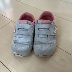 New Balance キッズ スニーカー グレー/ピンク