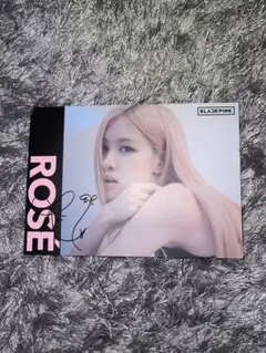 blackpink ロゼ　サイン　直筆　トレカ　クリアポストカード　フォトカード blackpink ロゼ サイン 直筆 透明ポストカード - メルカリ