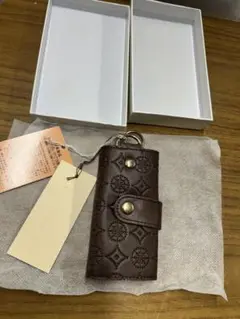 【新品タグ付き】trafico キーケース　牛革　革製品　ブラウン